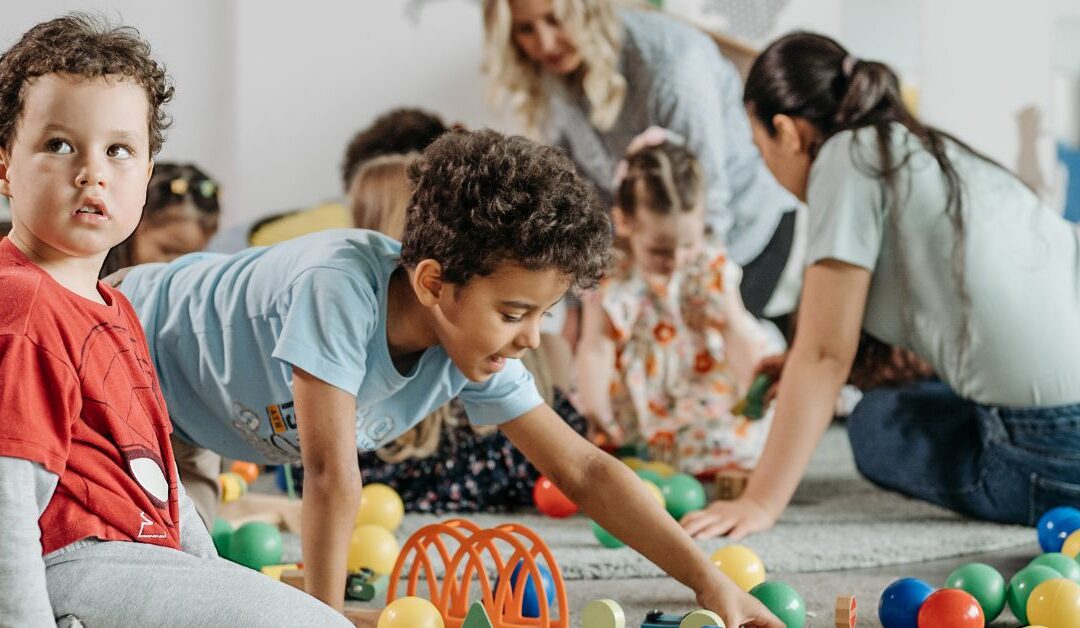 Mały człowiek, wielki stres? Objawy stresu u dzieci 3-6 lat, o których musisz wiedzieć!